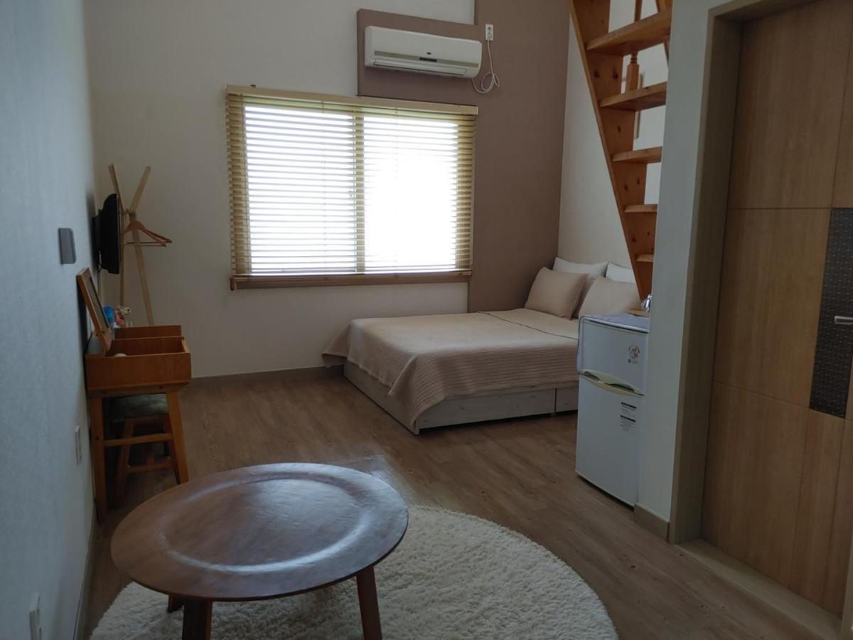 Moon Forest Guesthouse Jeju Exterior photo