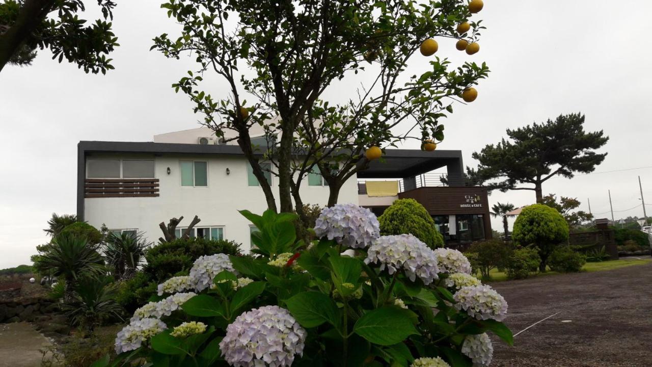 Moon Forest Guesthouse Jeju Exterior photo