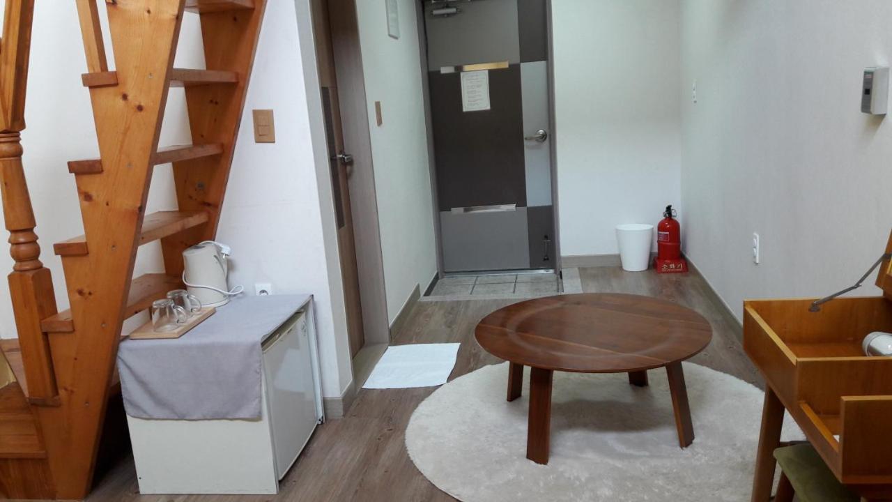 Moon Forest Guesthouse Jeju Exterior photo