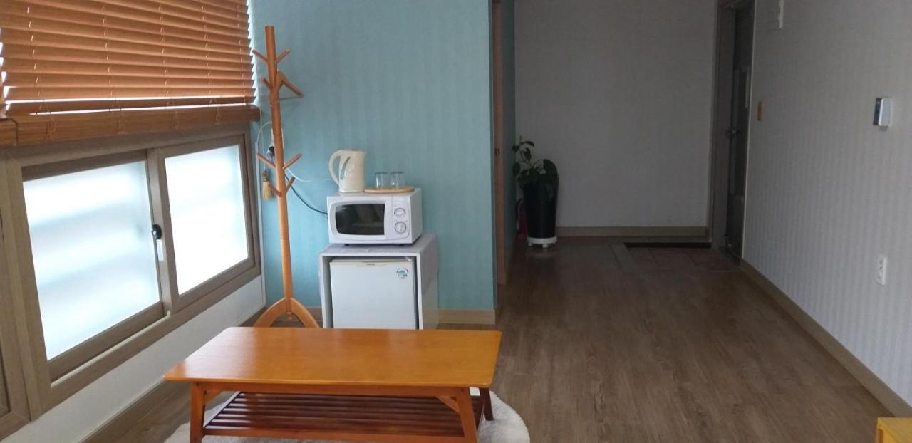 Moon Forest Guesthouse Jeju Exterior photo